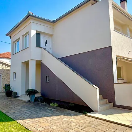 Croatian Διαμέρισμα Ζαντάρ